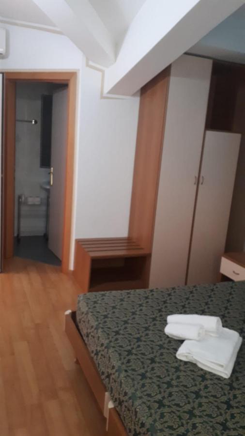 Hotel Due Laghi Padergnone エクステリア 写真