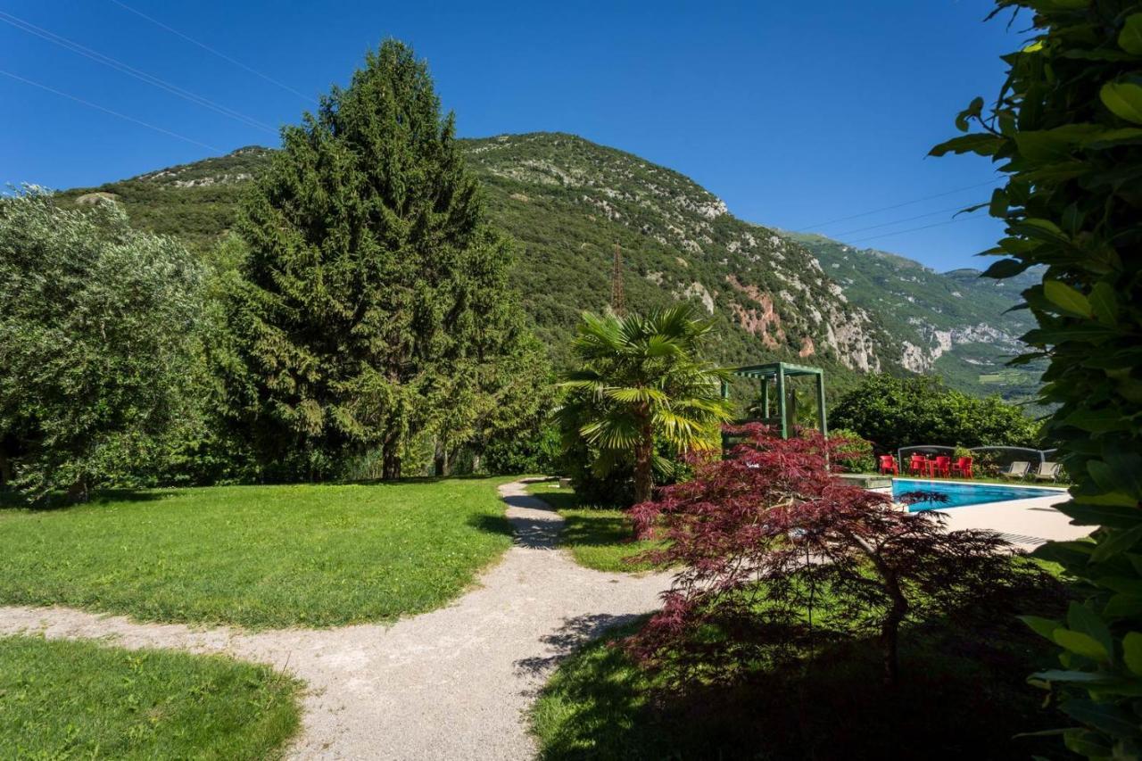 Hotel Due Laghi Padergnone エクステリア 写真