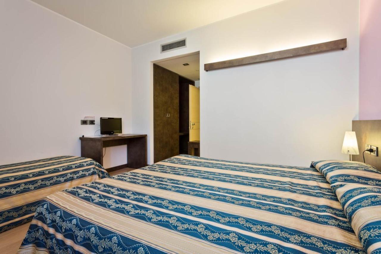 Hotel Due Laghi Padergnone エクステリア 写真