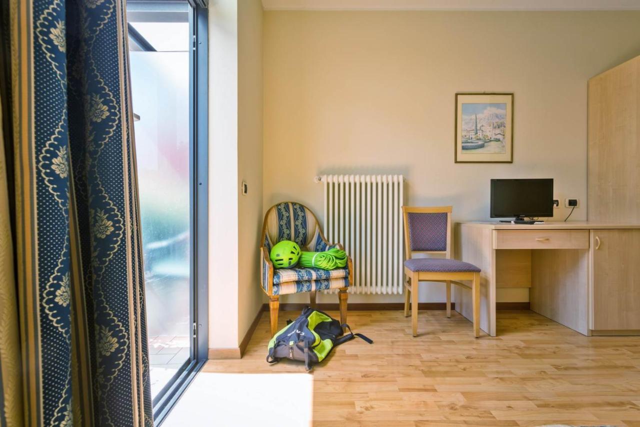 Hotel Due Laghi Padergnone エクステリア 写真