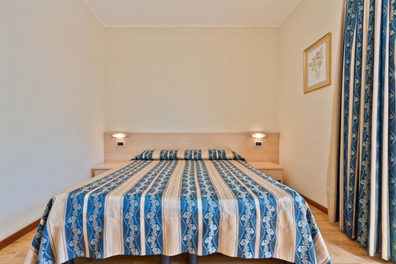 Hotel Due Laghi Padergnone エクステリア 写真