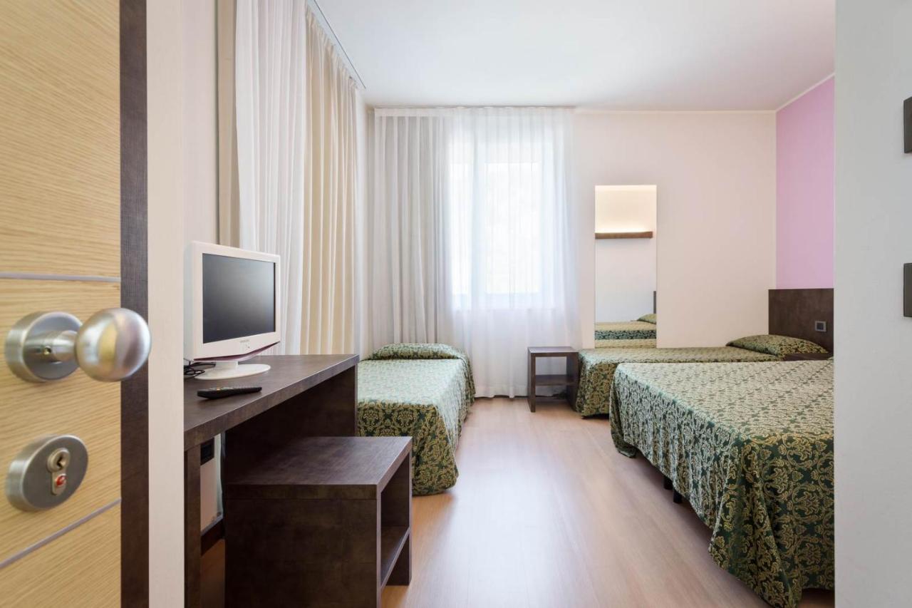 Hotel Due Laghi Padergnone エクステリア 写真