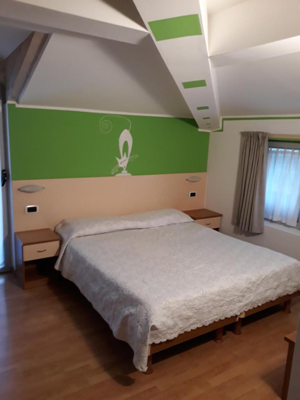 Hotel Due Laghi Padergnone エクステリア 写真
