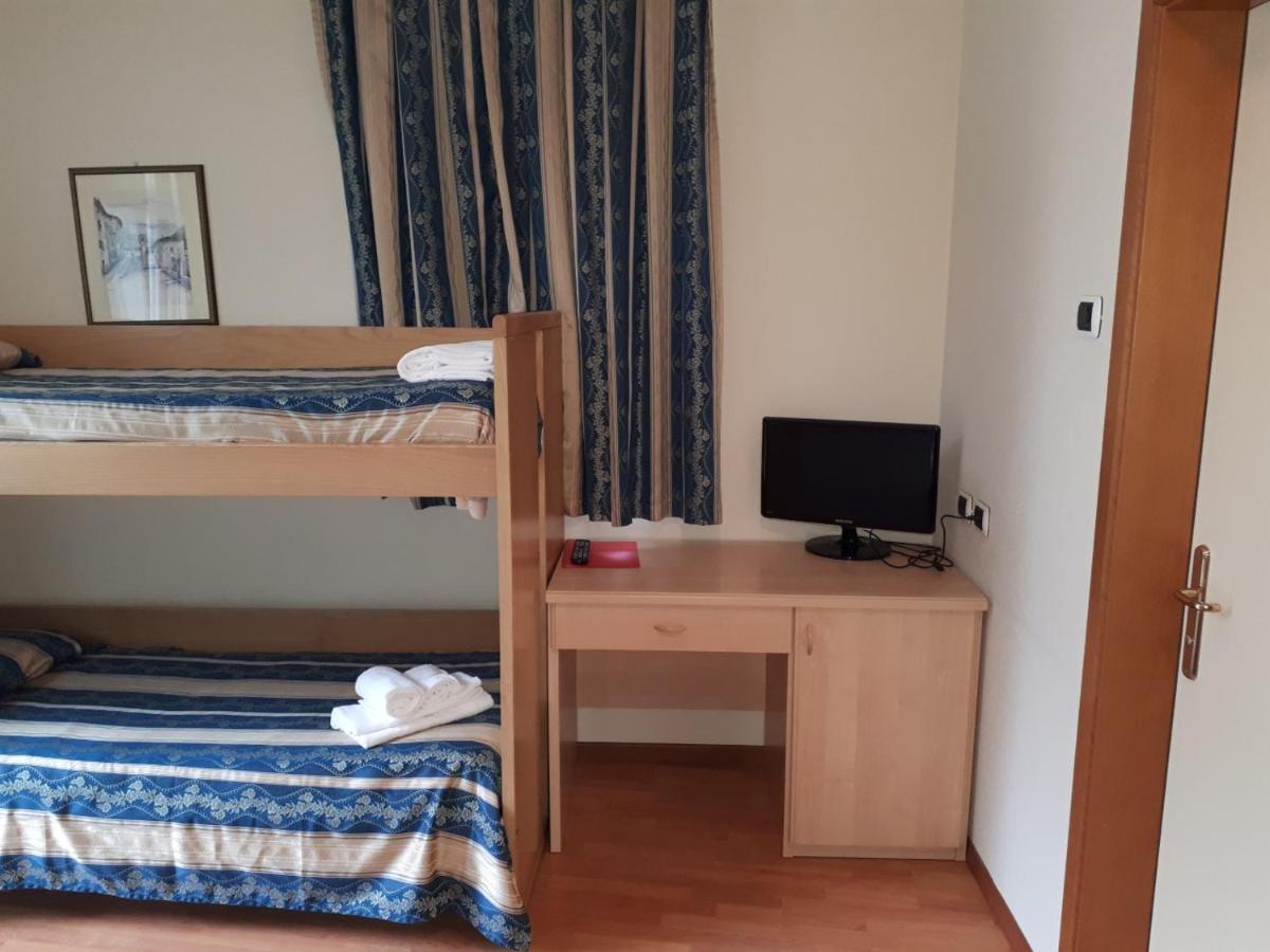 Hotel Due Laghi Padergnone エクステリア 写真